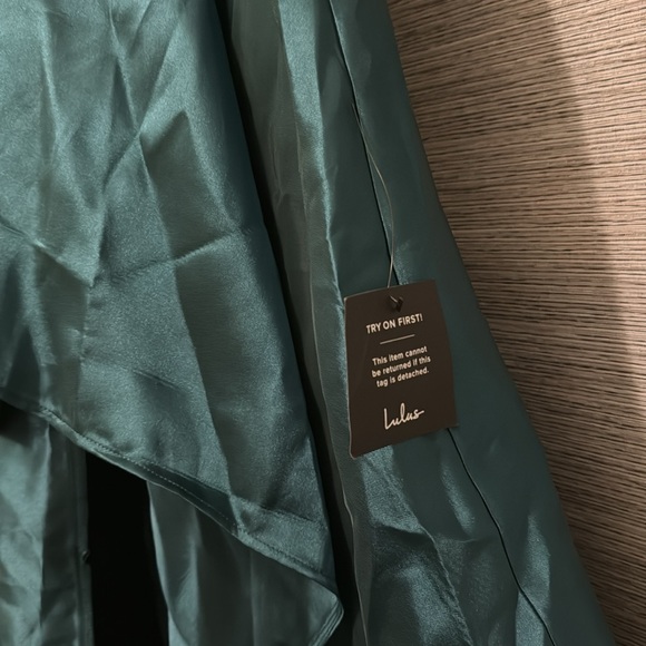 Lulu’s emerald green high-low dress - Picture 3 of 6